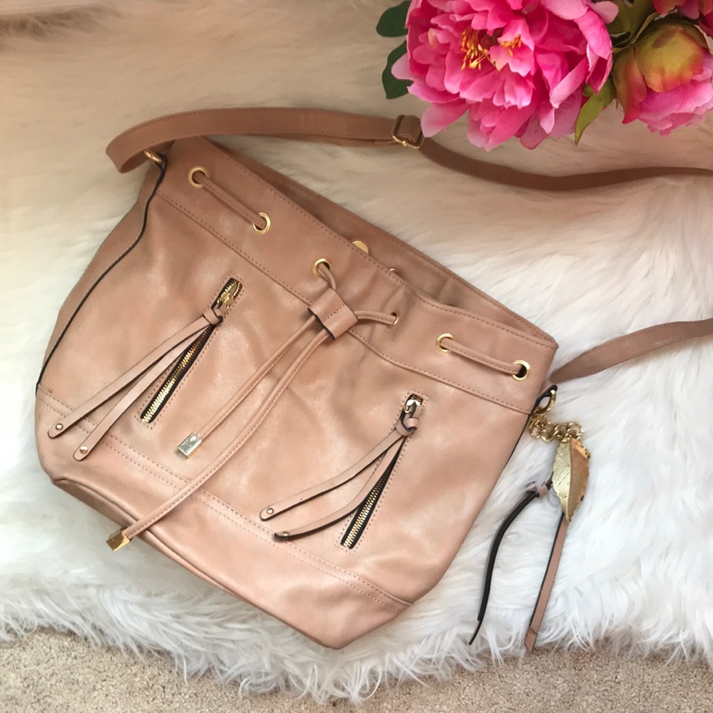 Like new Apt 9 beige tan hobo bucket purse